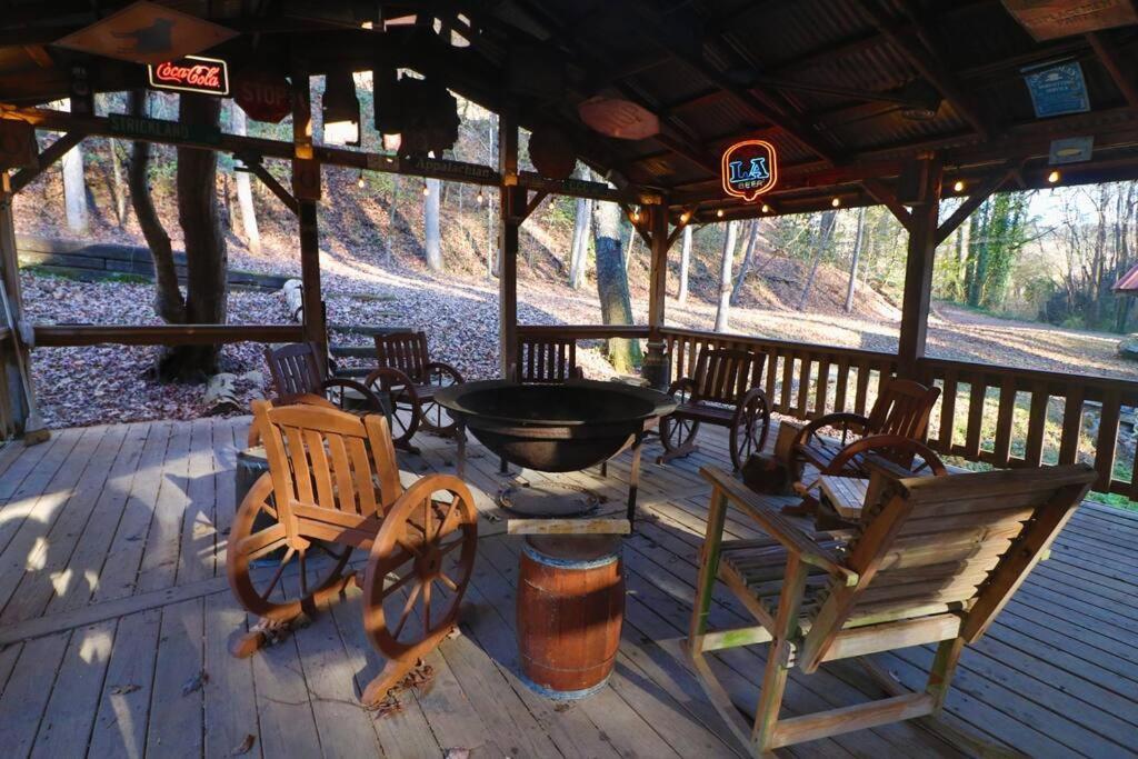 Amazing Cabin Fireplace And Stream #11 Helen Ngoại thất bức ảnh